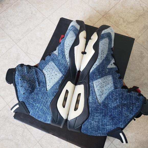 Jordan 6 Washed Denim - Picture 4 of 16